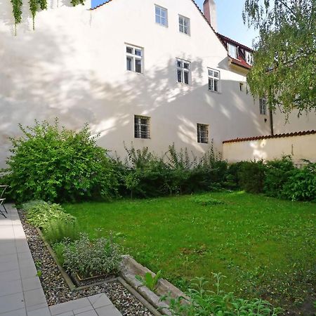 Romantic Apartment Under The Prague Castle Exterior photo